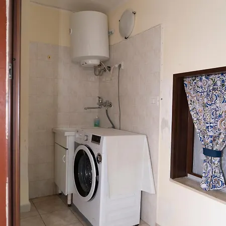 Intera Casa Indipendente Vicino Al Centro Di