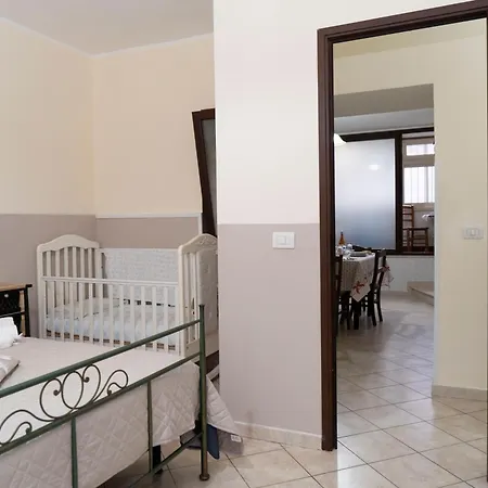 Intera Casa Indipendente Vicino Al Centro Di *