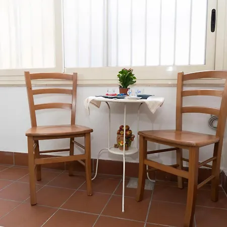 Intera Casa Indipendente Vicino Al Centro Di *
